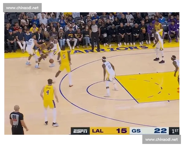 卧龙科尔的神来之笔：40 岁霍福德当饵，激活追梦重现绝命挡拆