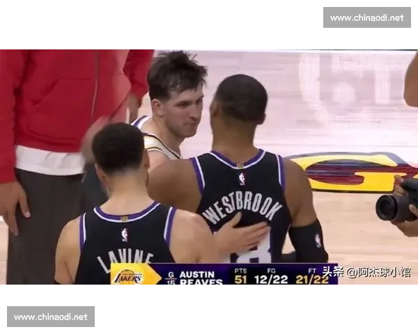 51 + 准三双弑旧主!里夫斯暴走,威少 4 记三分难救主 51 + 准三双弑旧主!里夫斯暴走,威少 4 记三分难救主