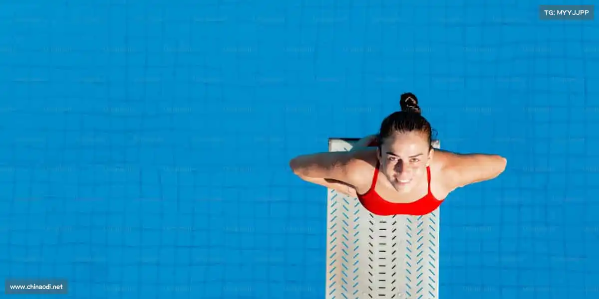 od体育🎾网球挥动的瞬间,精准与力量的碰撞,点燃全场!